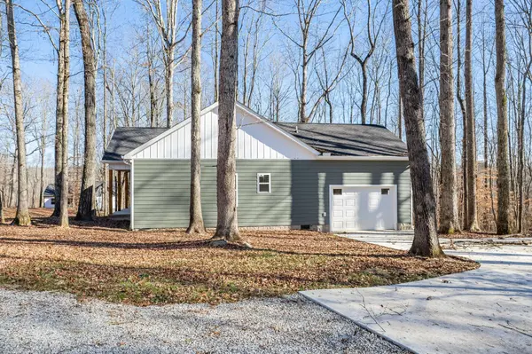 32 Periwinkle Path, Leoma, TN 38468