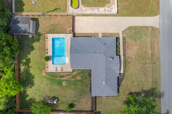 804 Redwood Cir, Columbia, TN 38401