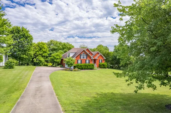 3004 Viewpointe Way, Columbia, TN 38401