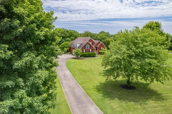 3004 Viewpointe Way, Columbia, TN 38401