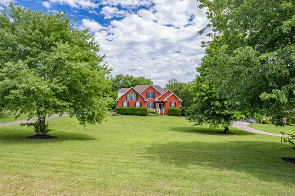 3004 Viewpointe Way, Columbia, TN 38401
