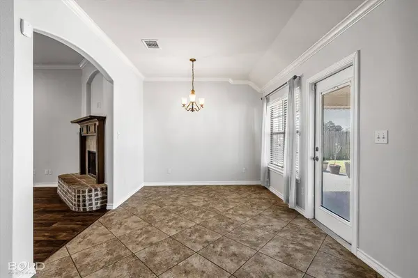 144 Lola Circle, Benton, LA 71006