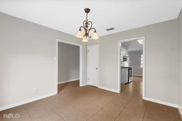 9008 Villanova Drive, Shreveport, LA 71118