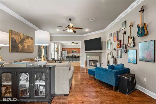 2720 E Crescent Cove, Shreveport, LA 71105