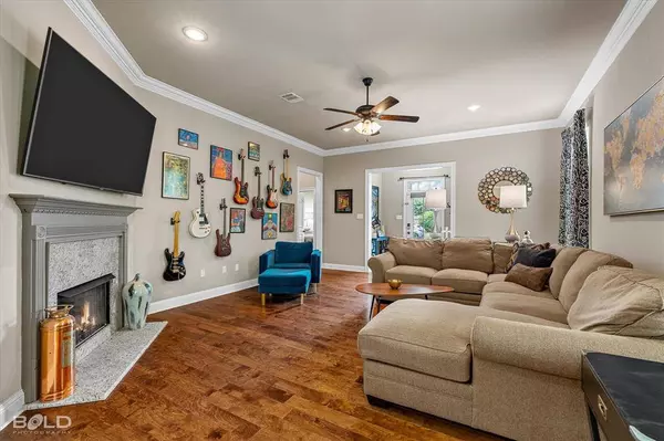 2720 E Crescent Cove, Shreveport, LA 71105