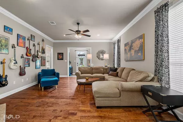 2720 E Crescent Cove, Shreveport, LA 71105