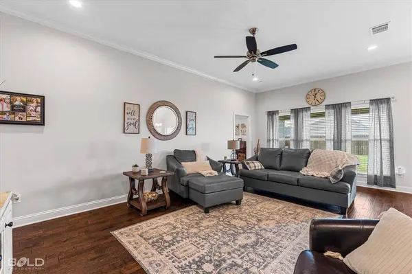 4184 Grassy Lake Drive, Bossier City, LA 71111