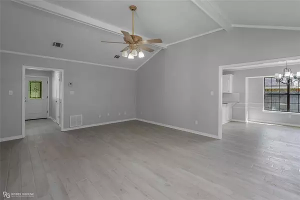 8856 Chadwick Drive, Shreveport, LA 71129