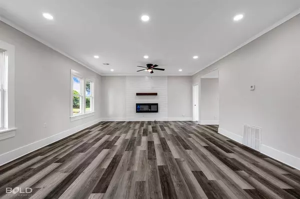 8976 Dixie Shreveport Road, Belcher, LA 71107