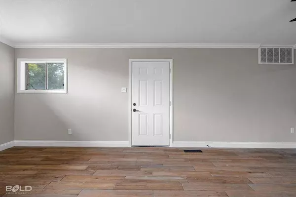 725 Meadowdale Place, Shreveport, LA 71108