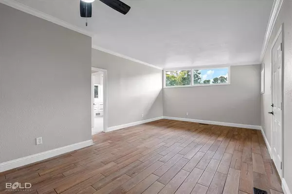 725 Meadowdale Place, Shreveport, LA 71108