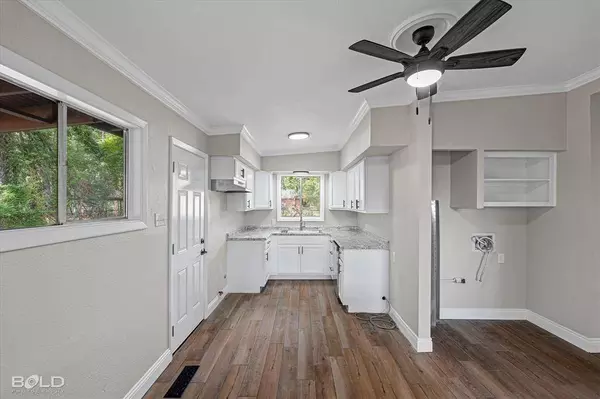 725 Meadowdale Place, Shreveport, LA 71108