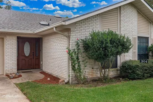 304 Walnut Circle, Bossier City, LA 71111