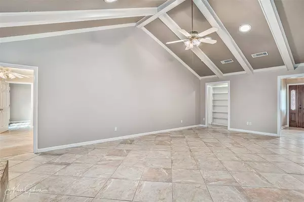 304 Walnut Circle, Bossier City, LA 71111