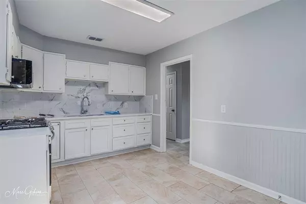 9079 Hawthorne Drive, Shreveport, LA 71118