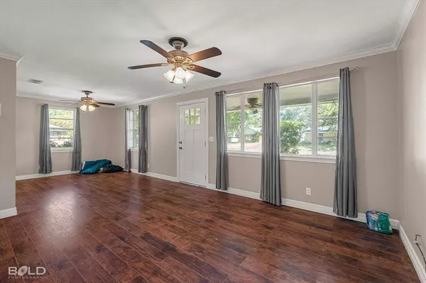 2704 E Cavett Drive, Shreveport, LA 71104