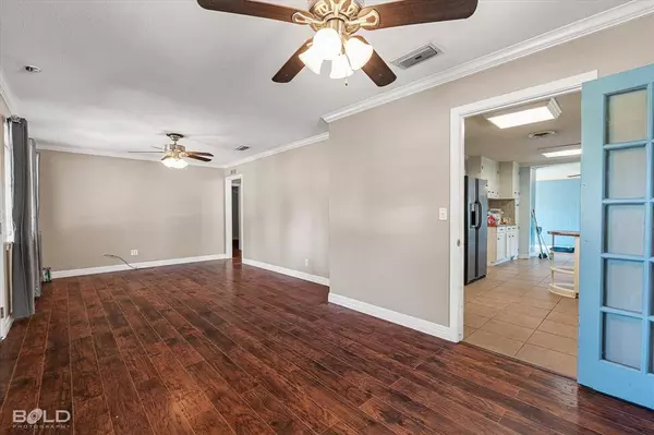 2704 E Cavett Drive, Shreveport, LA 71104