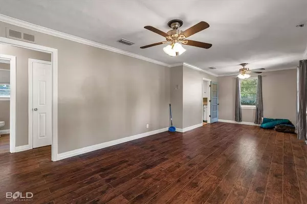 2704 E Cavett Drive, Shreveport, LA 71104