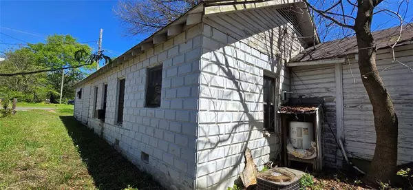 325 E Oklahoma Avenue, Vivian, LA 71082