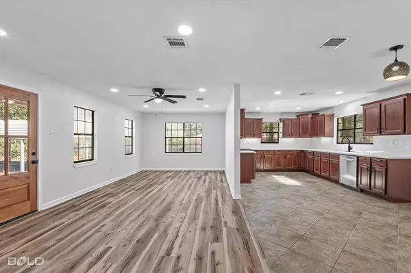 202 Lincoln Avenue, Haughton, LA 71037