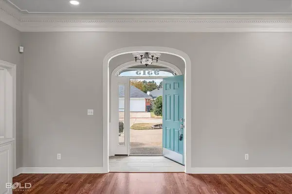 9515 Rose Hollow Lane, Shreveport, LA 71118