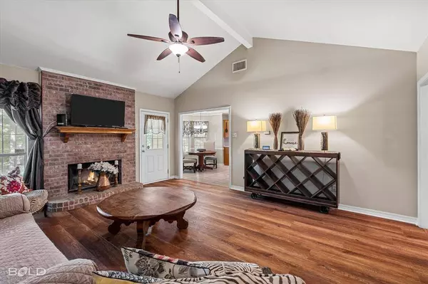 8503 Hollow Bluff Drive, Haughton, LA 71037