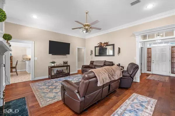 218 Ridgefield Drive, Bossier City, LA 71111