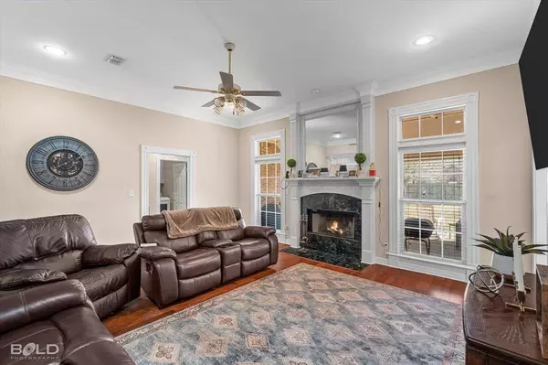 218 Ridgefield Drive, Bossier City, LA 71111