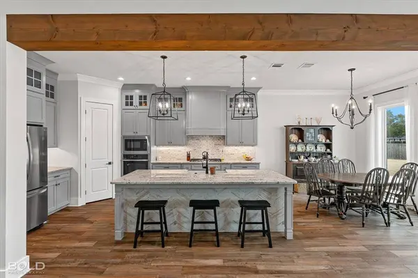 612 Corinth Circle, Bossier City, LA 71111