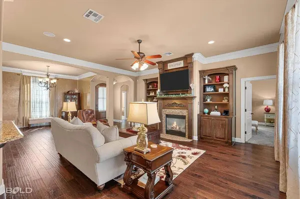 570 Chinquipin Drive, Bossier City, LA 71111