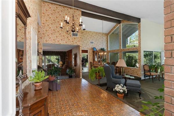 1663 N Pala PL, Orange, CA 92867