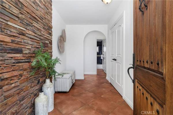 986 Post Road, Costa Mesa, CA 92626