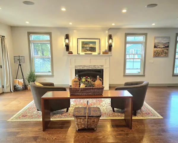 16 Sheridan St, Billerica, MA 01821-5805