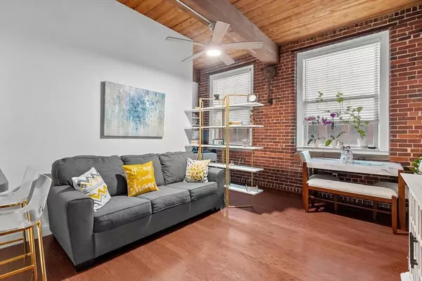 21 Wingate St #202, Haverhill, MA 01832