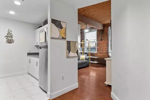 21 Wingate St #202, Haverhill, MA 01832