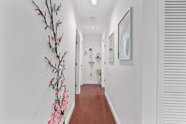 21 Wingate St #202, Haverhill, MA 01832