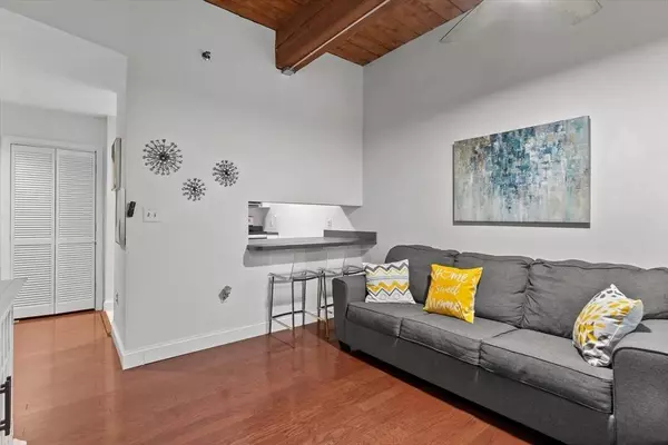 21 Wingate St #202, Haverhill, MA 01832