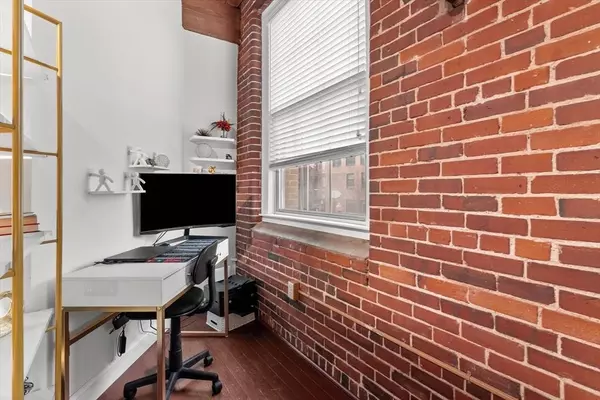 21 Wingate St #202, Haverhill, MA 01832