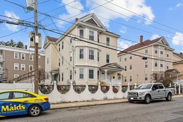 40-42 Cornish St, Lawrence, MA 01841