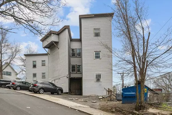 439-443 Riverside Dr, Lawrence, MA 01841