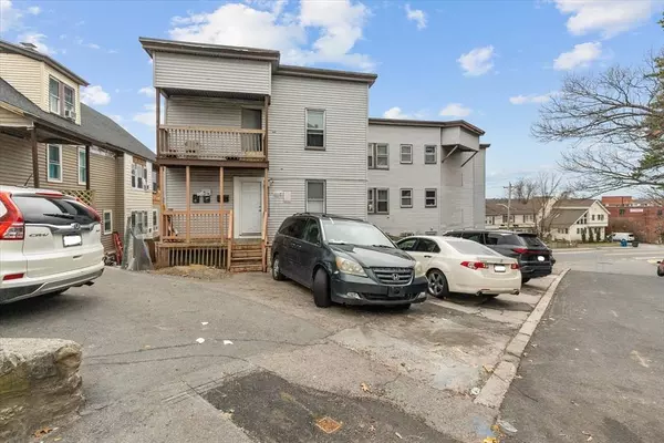 439-443 Riverside Dr, Lawrence, MA 01841