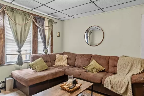 439-443 Riverside Dr, Lawrence, MA 01841