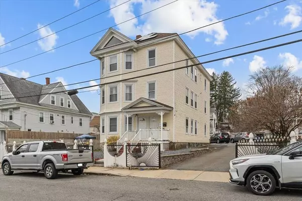 40-42 Cornish St, Lawrence, MA 01841