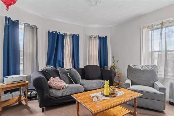 40-42 Cornish St, Lawrence, MA 01841