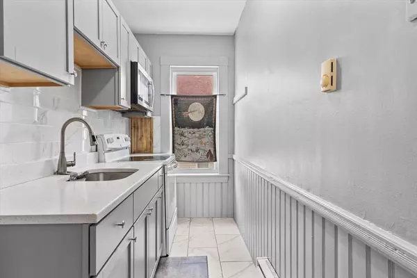 40-42 Cornish St, Lawrence, MA 01841