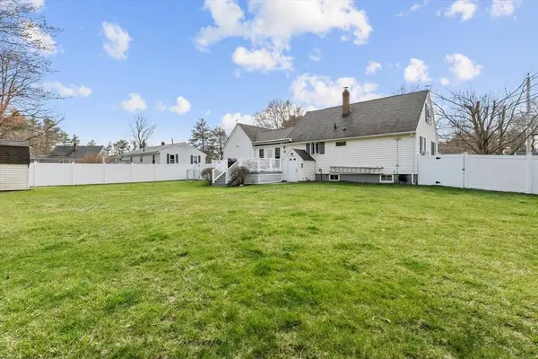 9 Maclarnon Rd, Salem, NH 03079