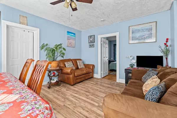 134 3rd St, Leominster, MA 01453