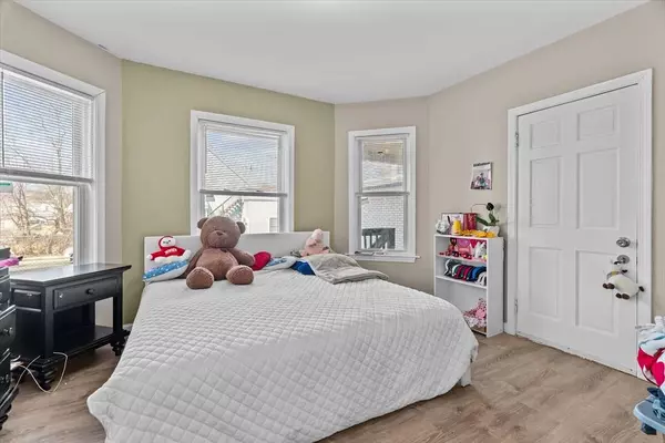 134 3rd St, Leominster, MA 01453