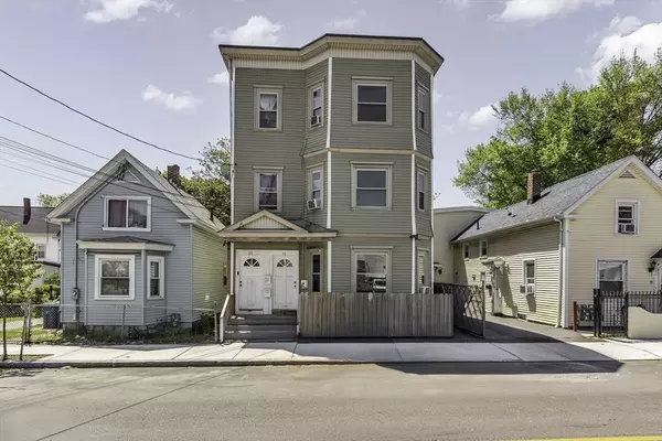 23-25 Newton St, Lawrence, MA 01843