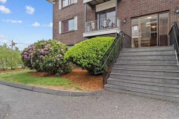 262 East Haverhill St #17, Lawrence, MA 01841